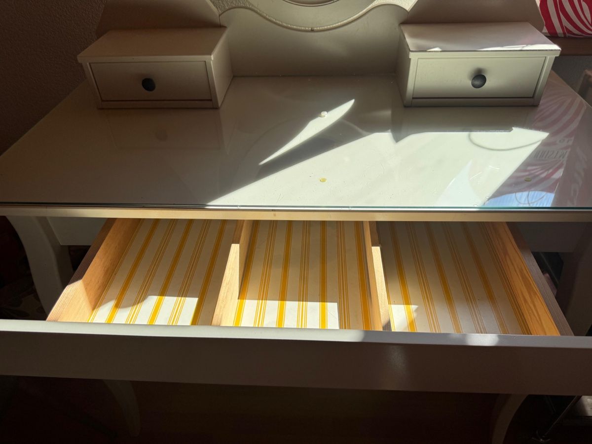 Ikea Tavoli da trucco: Schminktisch Hemnes Weiss – Usato da Elgg venduto da Ricky9548 3