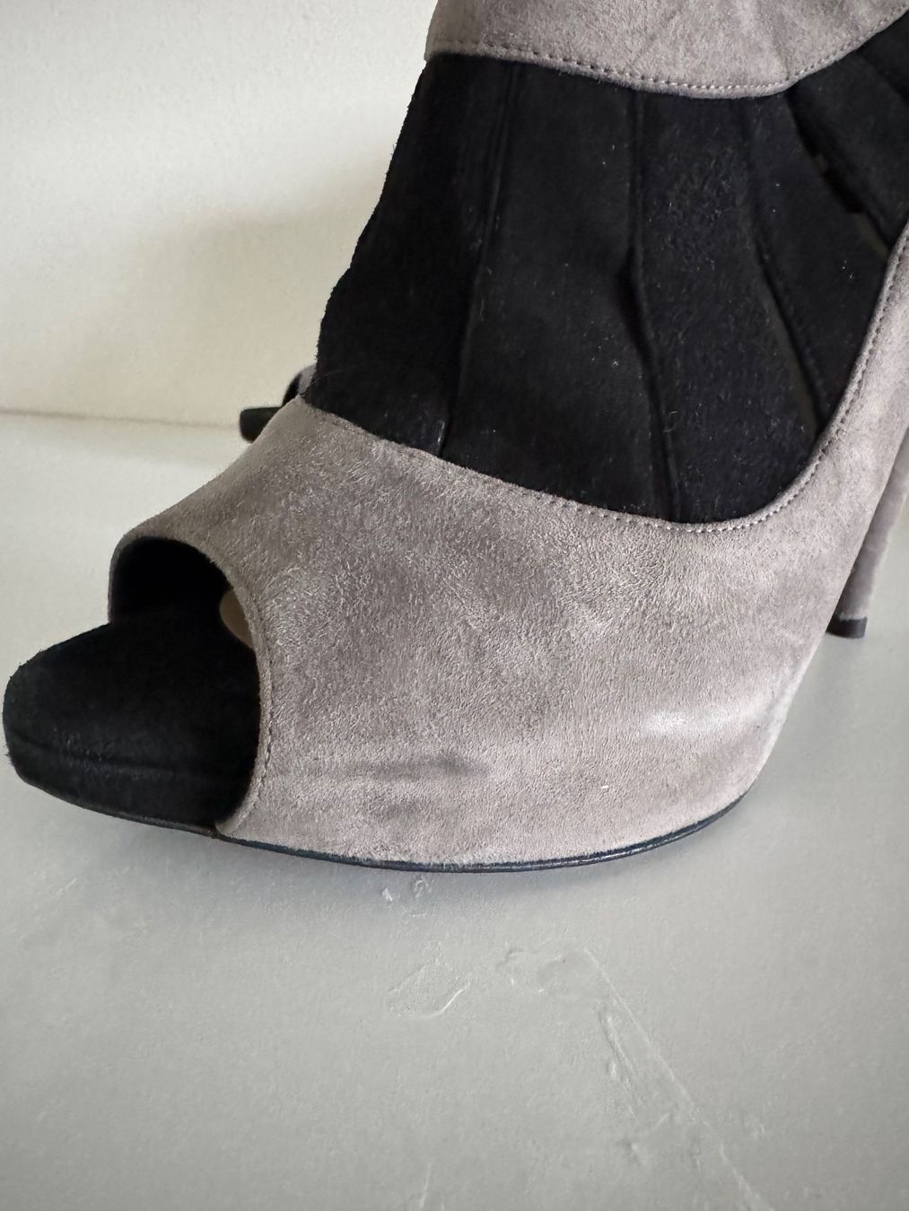 Dior Scarpe da donna: Bottines Christian Dior grises et noires – Usato da Trelex venduto da emi_r59r 6