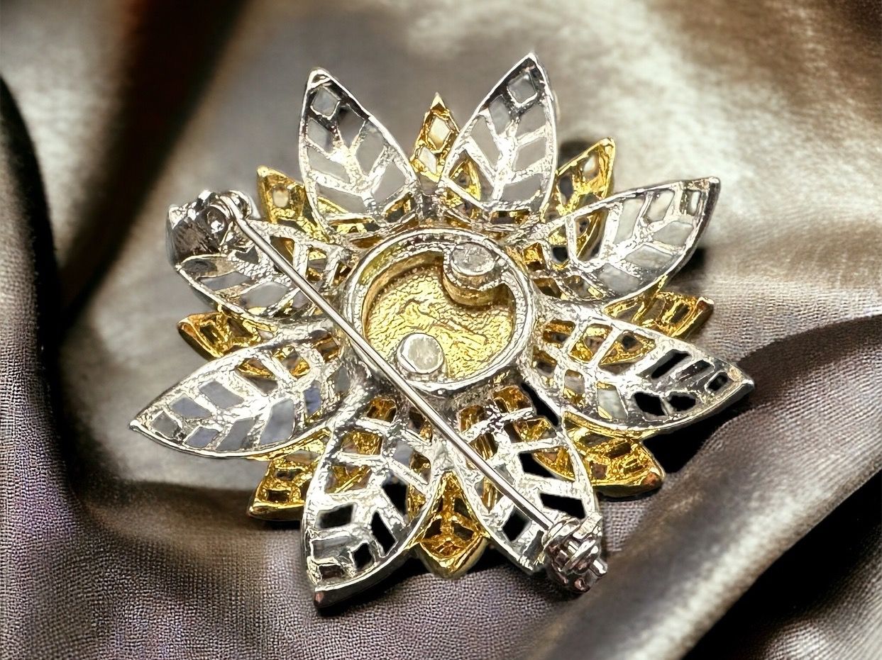 Broschen & Nadeln: Zweifarbige Brosche mit Strass, Vintage – Gebraucht aus Lamone von LaCantinaMagica 7