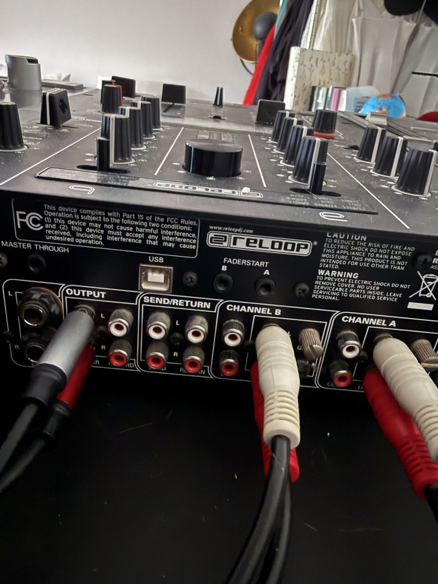 Reloop Mischpulte: Reloop IQ2 MIDI Mixer – Gebraucht aus Stäfa von roskoten 3