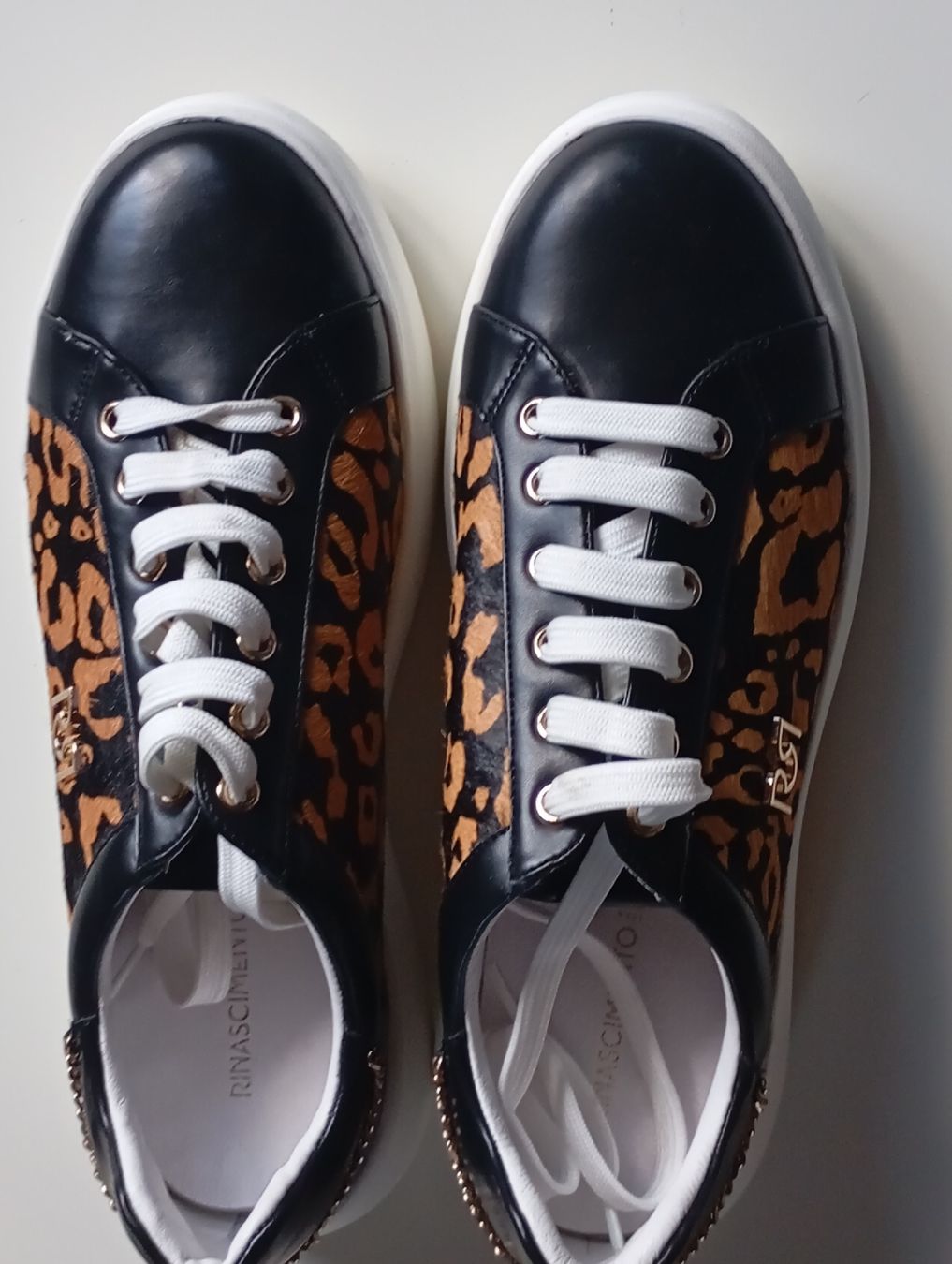 Scarpe da donna: Schicke Damensneakers Gr. 41 NEU – Nuovo e nell'imballaggio originale da Attelwil venduto da safaso