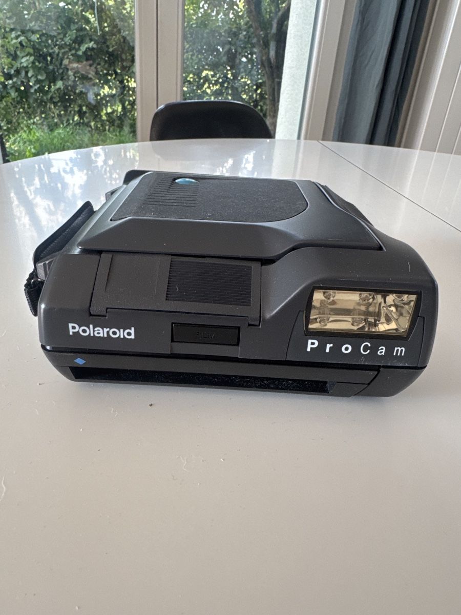 Polaroid Kamera: Ancien Polaroïd – Defekt aus Tolochenaz von fab_5lb9