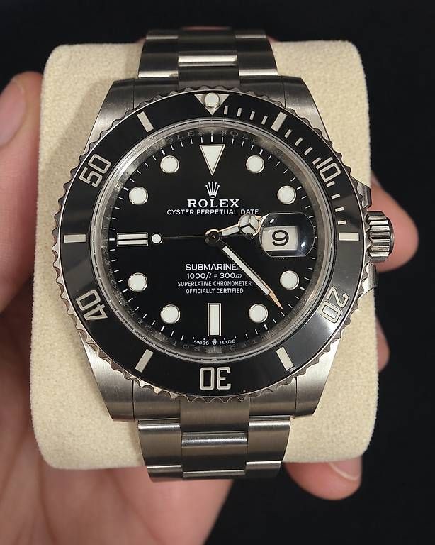 Rolex Orologi: ROLEX SUBMARINER DATE 41MM / Ref. 126610LN / 2021 - FULL SET – Usato da Ecublens VD venduto da mat_b9v9