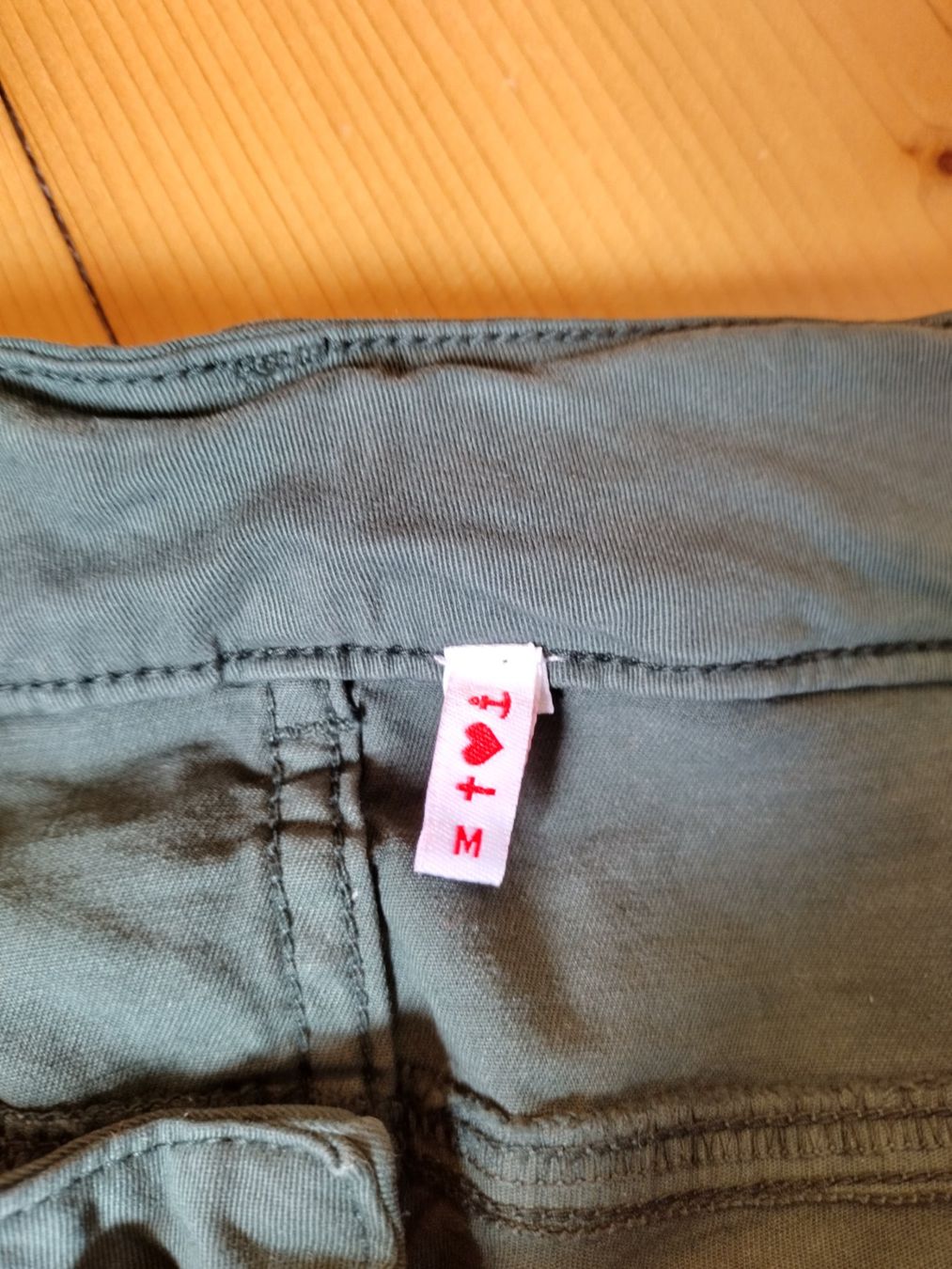 Pantaloni: Blutsgeschwister Damenhose Grün Gr. M – Usato da Bern venduto da vodabine 3