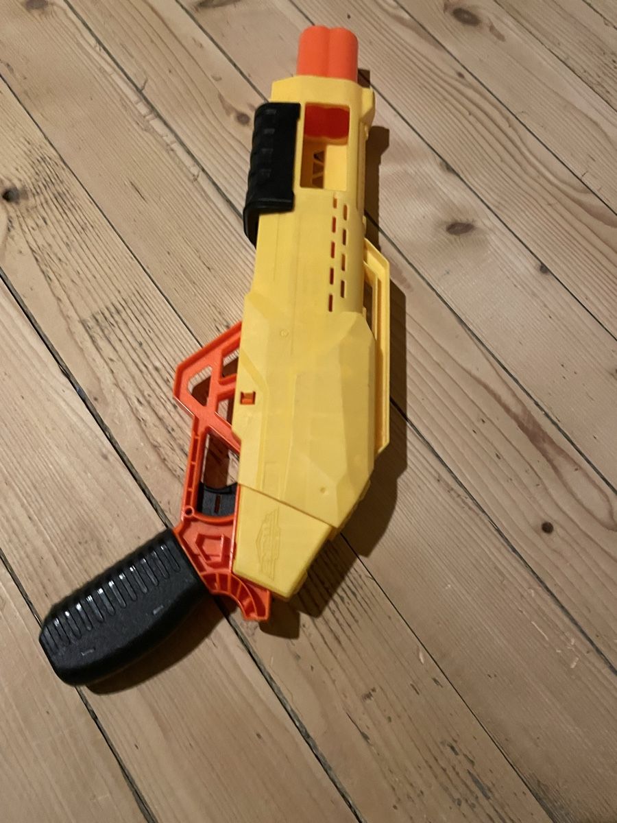 Nerf Giocattoli: NERF-Blaster zu verkaufen – Usato da Basel venduto da Erna3 1