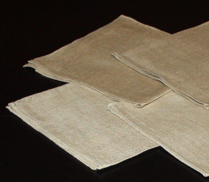 Biancheria da letto: 4 Servietten  beige (26) – Usato da Flüelen venduto da Diversicum-Vintage 1