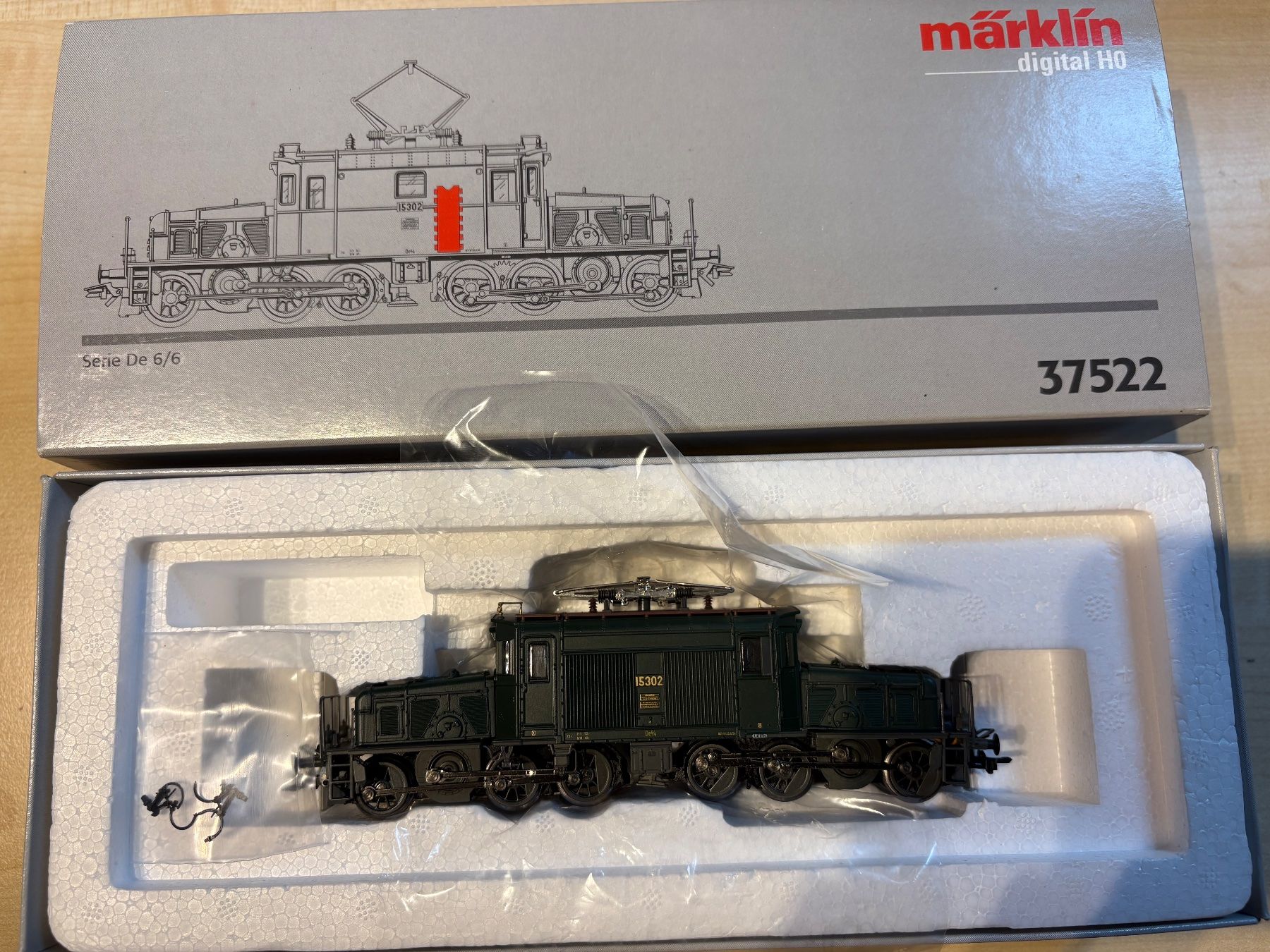 Märklin Modellini di ferrovie: Maerklin 37522  De6/6 – Nuovo e nell'imballaggio originale da Corcelles Payerne venduto da Pierre66 6