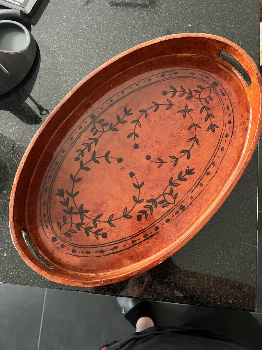 Plateaux: Serviertablett Holz oval mit Blumenmuster gebraucht – D'occasion à Rikon im Tösstal par s3-niku