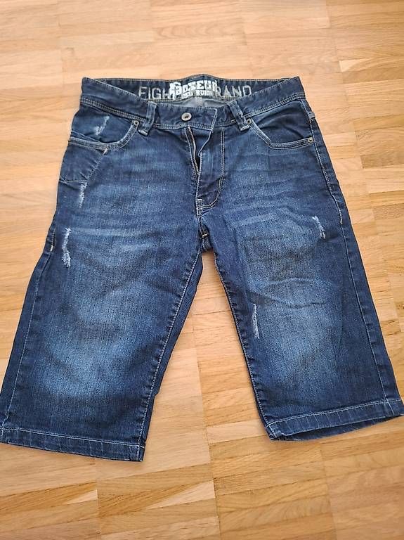 Jeans: Jeans-Shorts Boxeur des Rues  – D'occasion à Niederuzwil par Liberatopixel