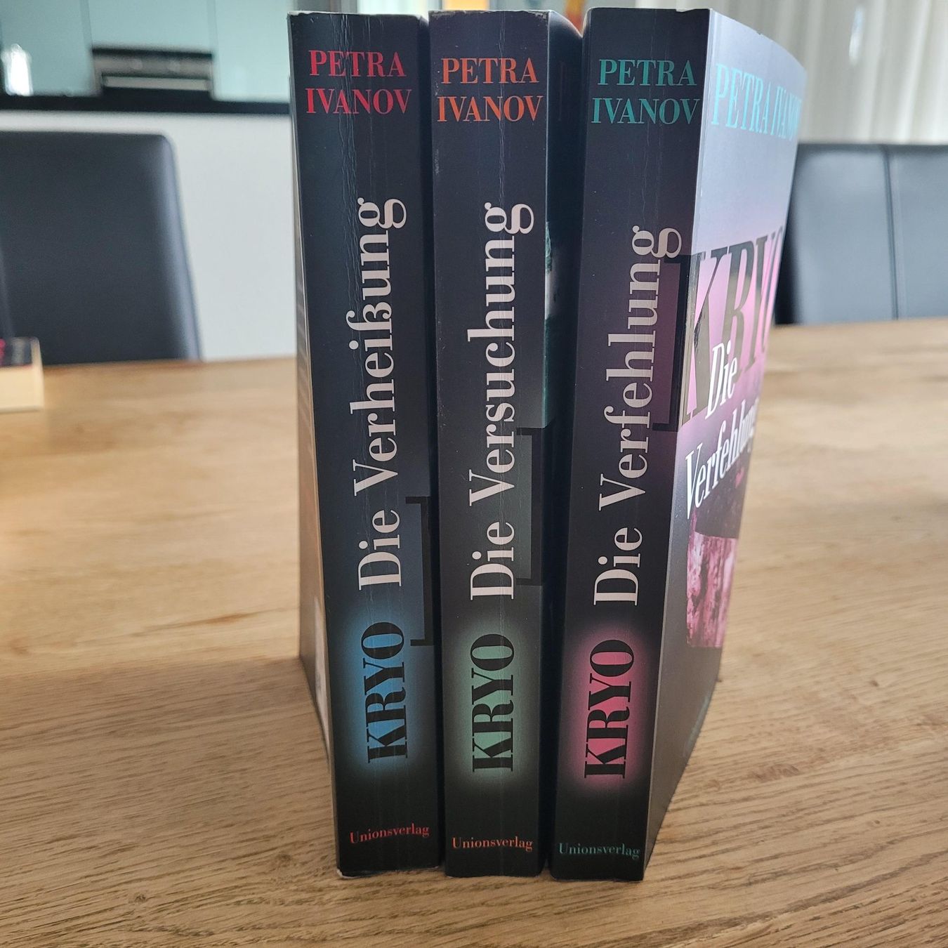 Libri: Die KRYO-Trilogie von Petra Ivanov – Usato da Fulenbach venduto da AmbergPeter