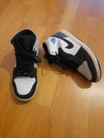 Air Jordan 1 Mid SE, size 42