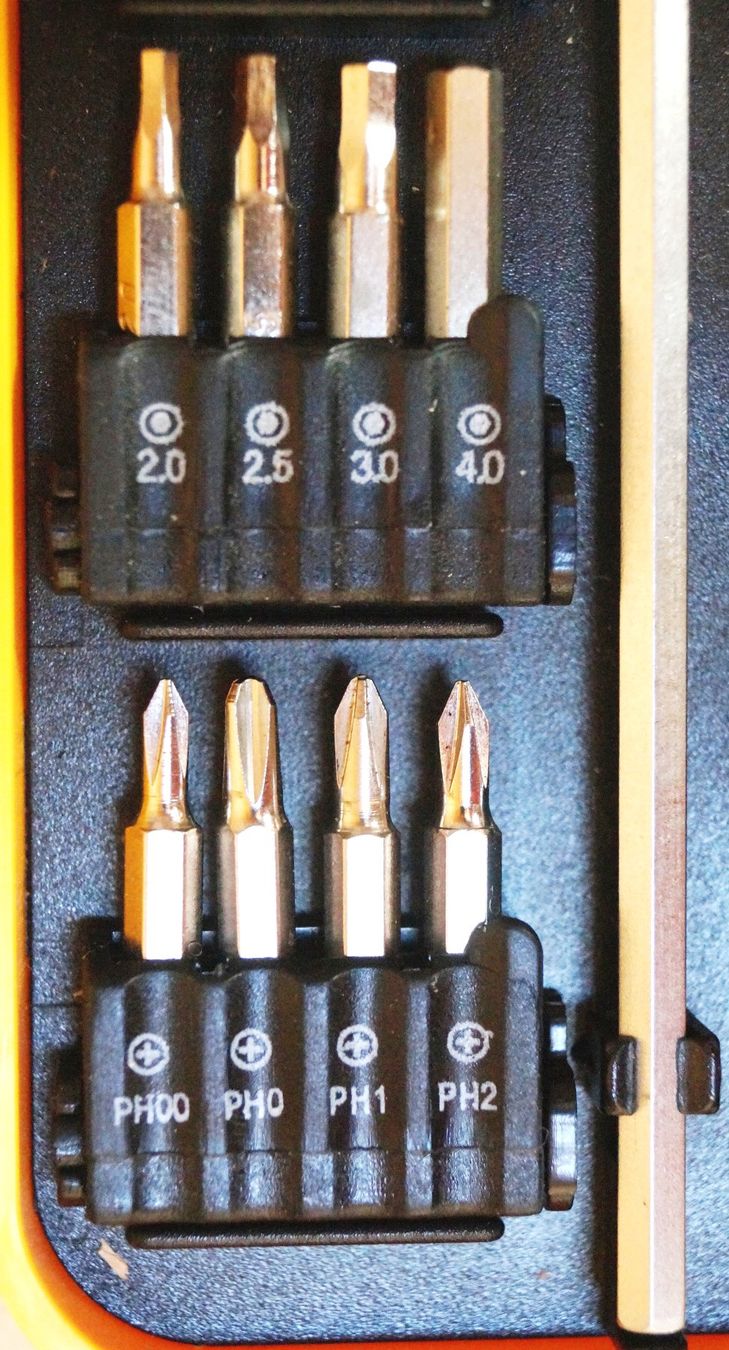 Tutti gli attrezzi: 16 Bit Tool-Set-Box, Liyset – Nuovo (secondo la descrizione) da Lenk im Simmental venduto da Ruedauph 2