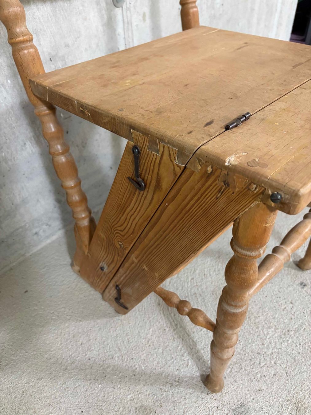 Chaises: Holzstuhl / Klappleiter – D'occasion à Zürich par Dr.Sale 2