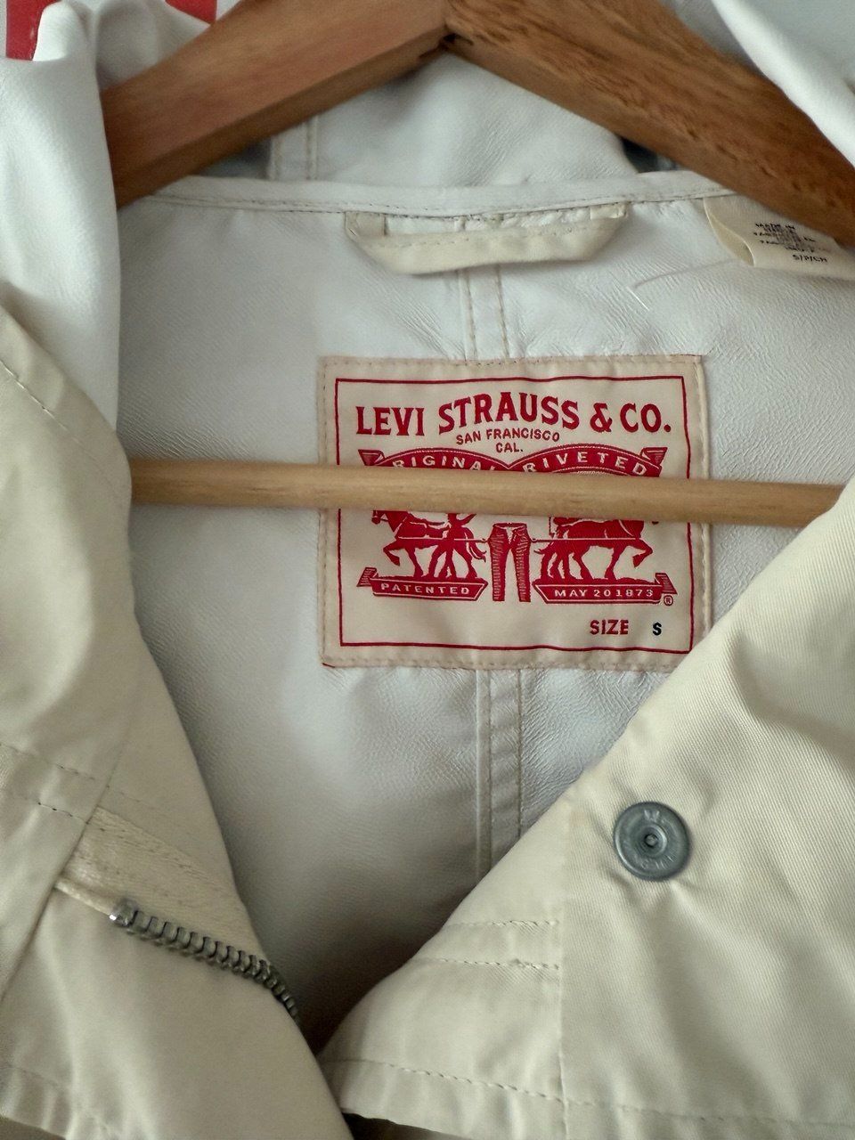 Levi's Manteaux: Levis oversized raincoat size S – D'occasion à Zürich par futurmutur 1