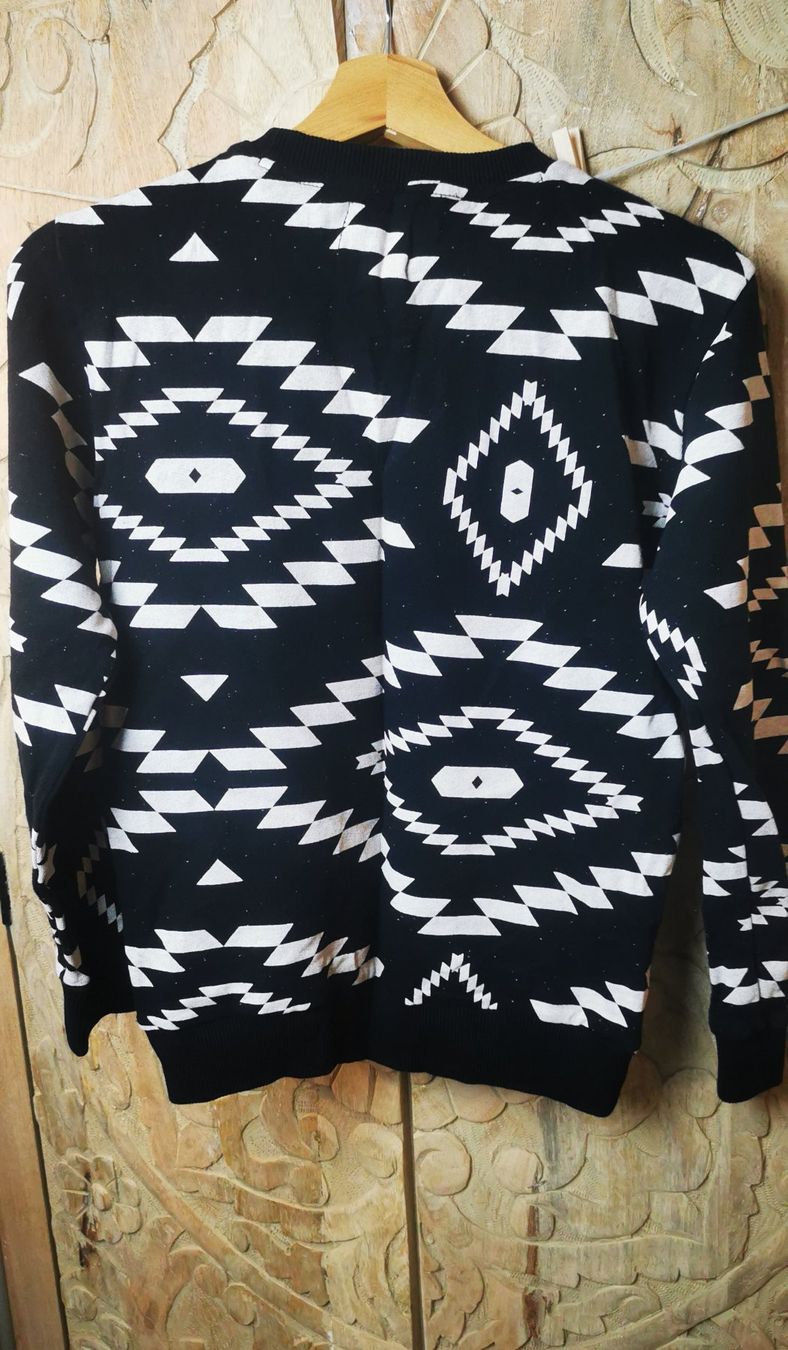 Maglioni & Felpe: Schwarzer Ethno Pullover, Grösse XS, Muster – Usato da Wettingen venduto da JasminL92-2 1