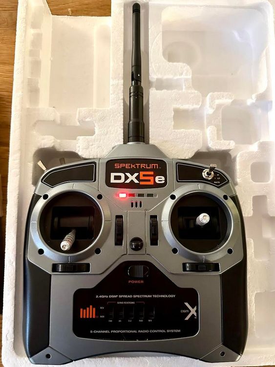 SPEKTRUM DX5E 5-Channel Full Range DSM2™ 2.4GHz Radio System (Gebraucht ...