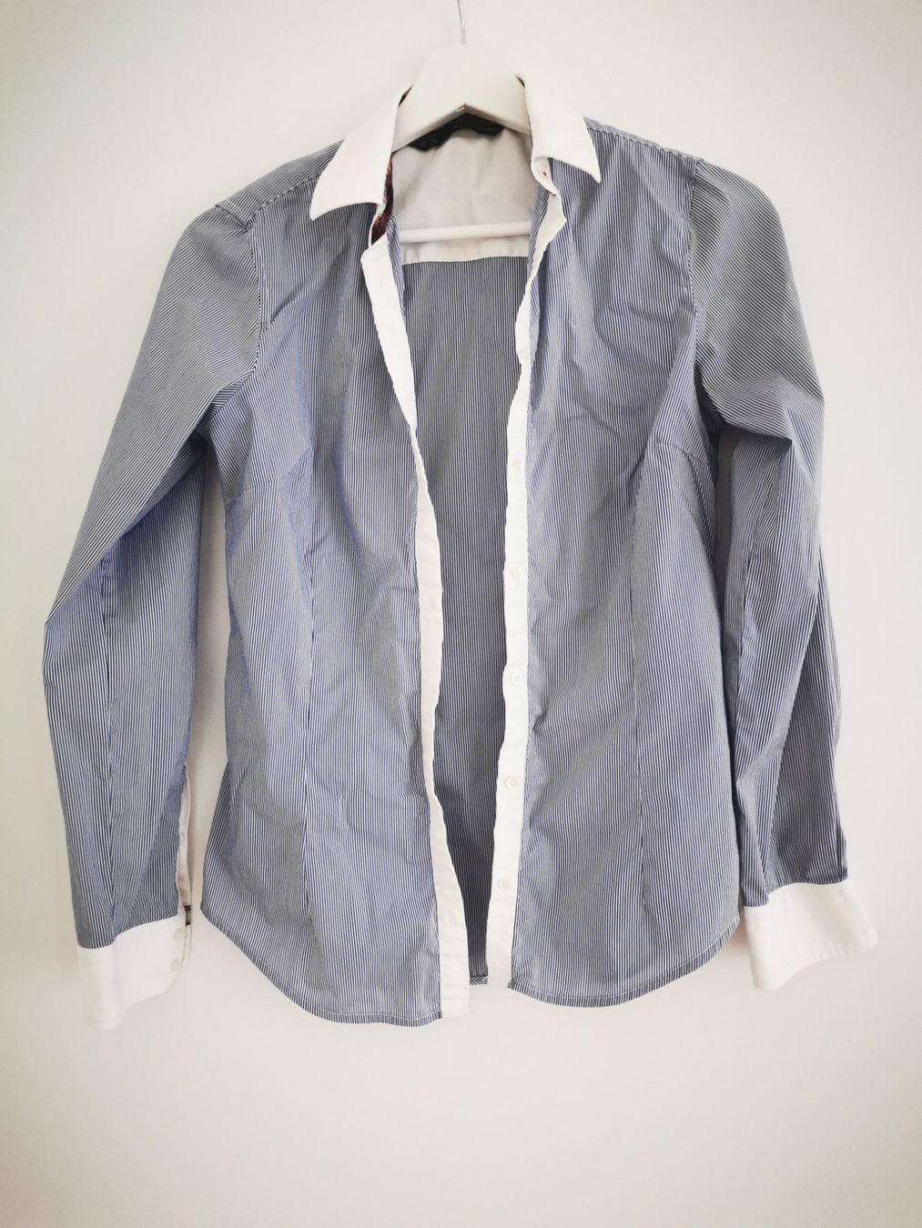 Zara Chemisiers: Damen Hemd Zara Basic gestreift weiss blau Gr XS – D'occasion à Niedergösgen par lil_s6k8