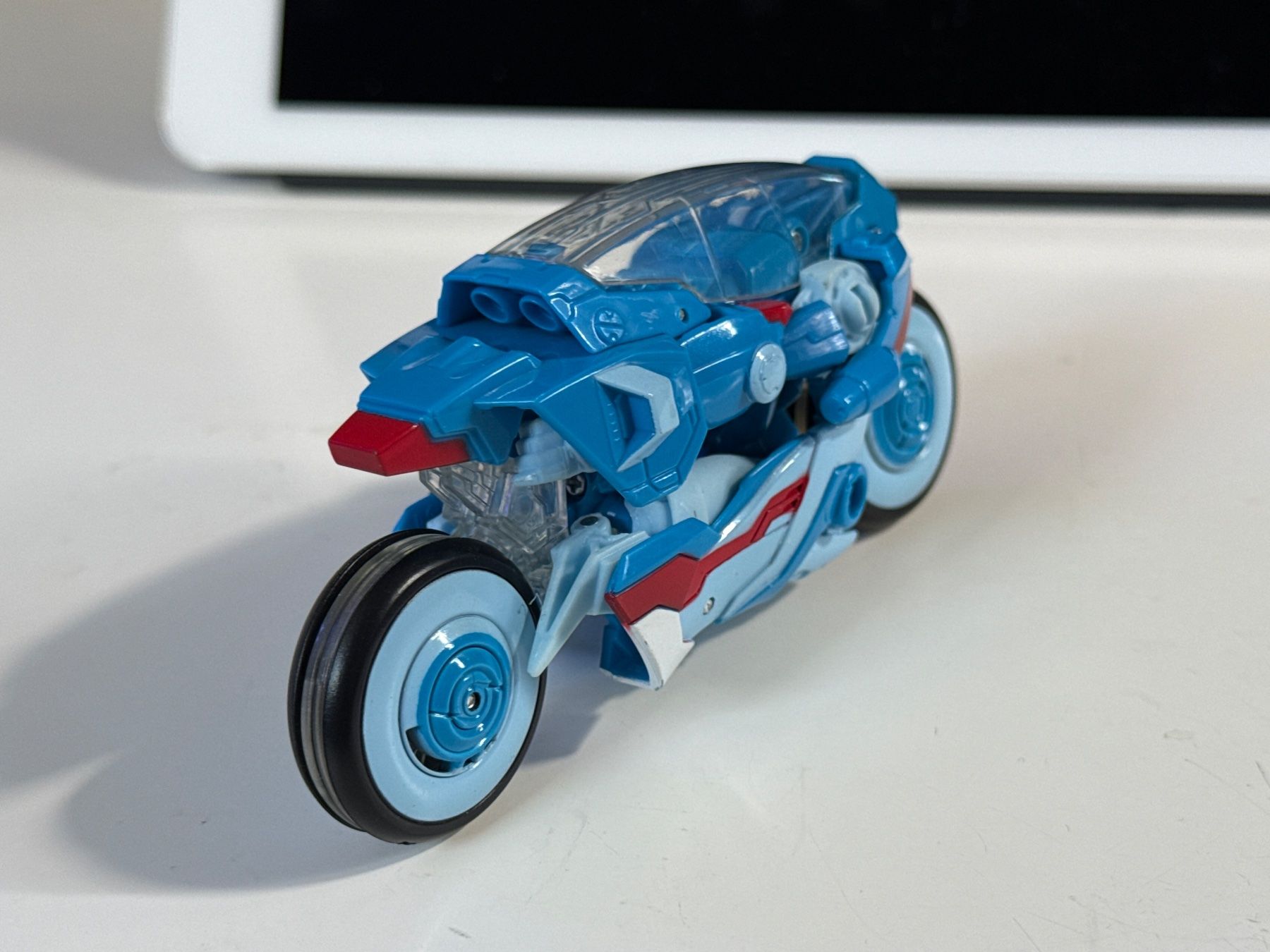 Hasbro Statuette: Transformer Chromia Motorrad Hasbro – Usato da Allschwil venduto da meeresperle 3