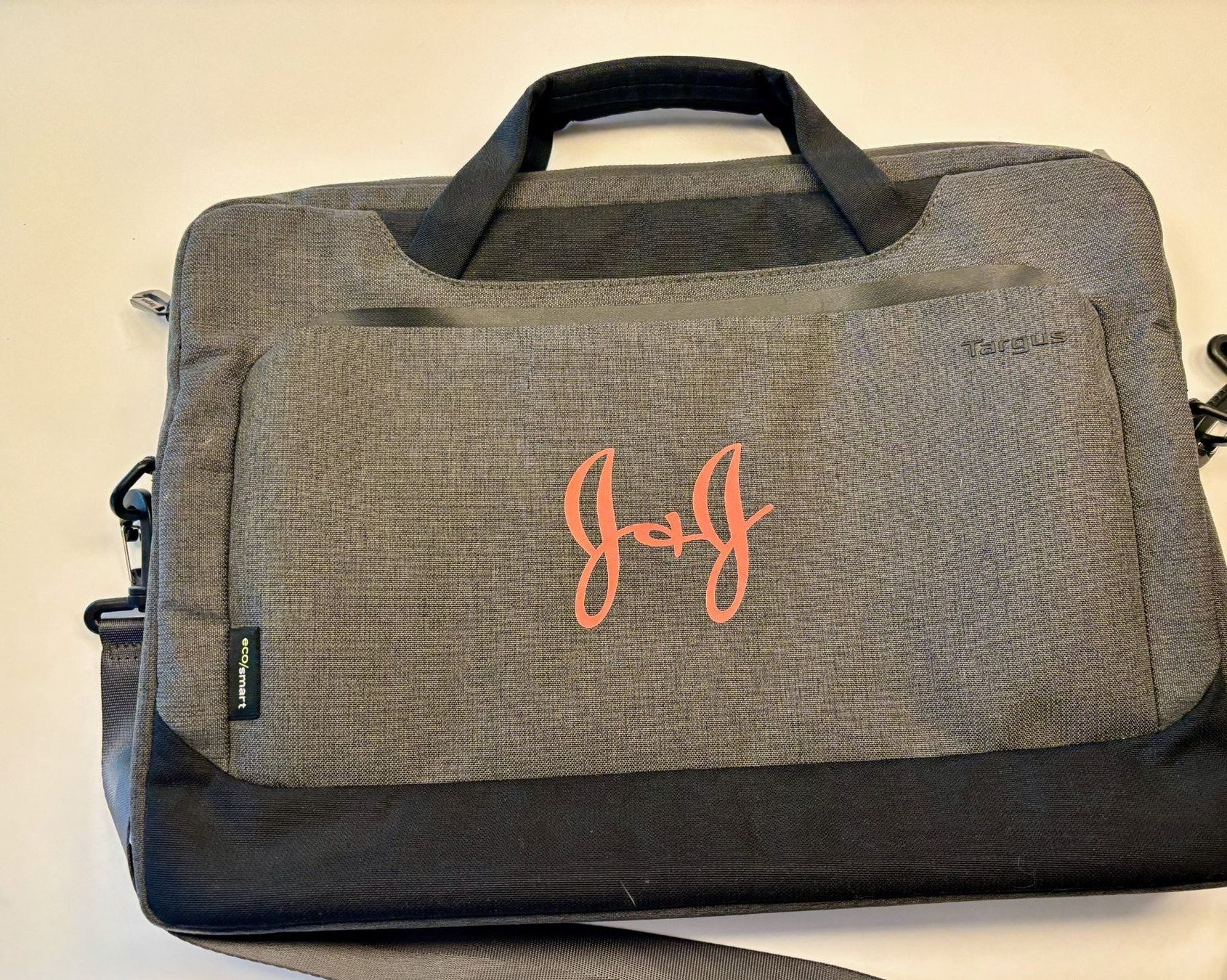 Targus Borse: 16" Laptop-Tasche NEUWERTIG – Nuovo (secondo la descrizione) da Birmensdorf ZH venduto da CAS-ZRH