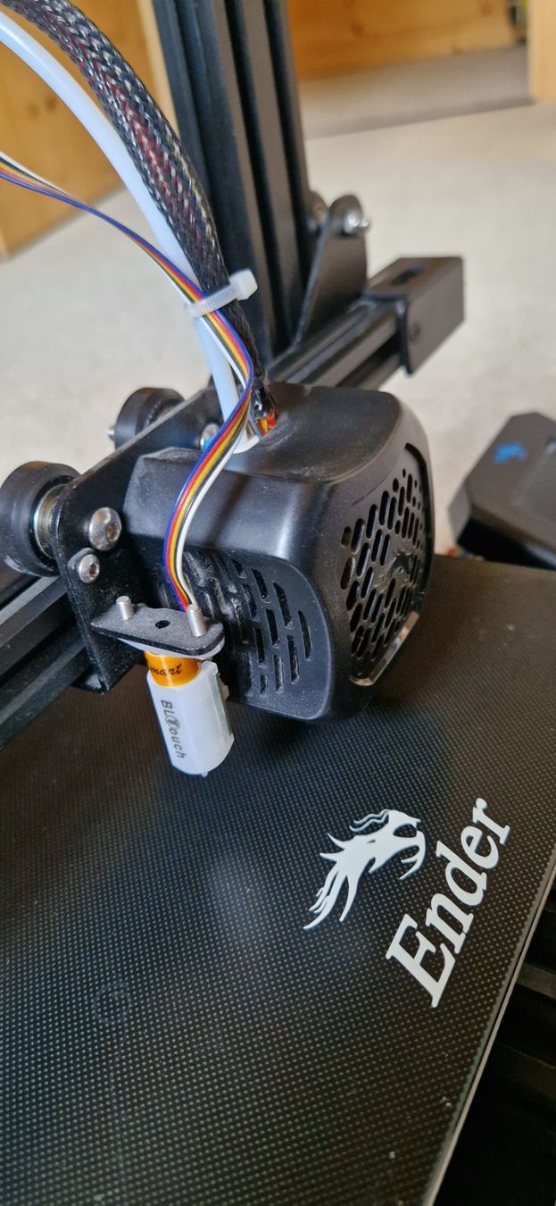 Creality 3D Drucker: Creality Ender 3 V2 mit Aluminium Extruder, BL-Touch – Gebraucht aus Appenzell Meister. von Rok107 1