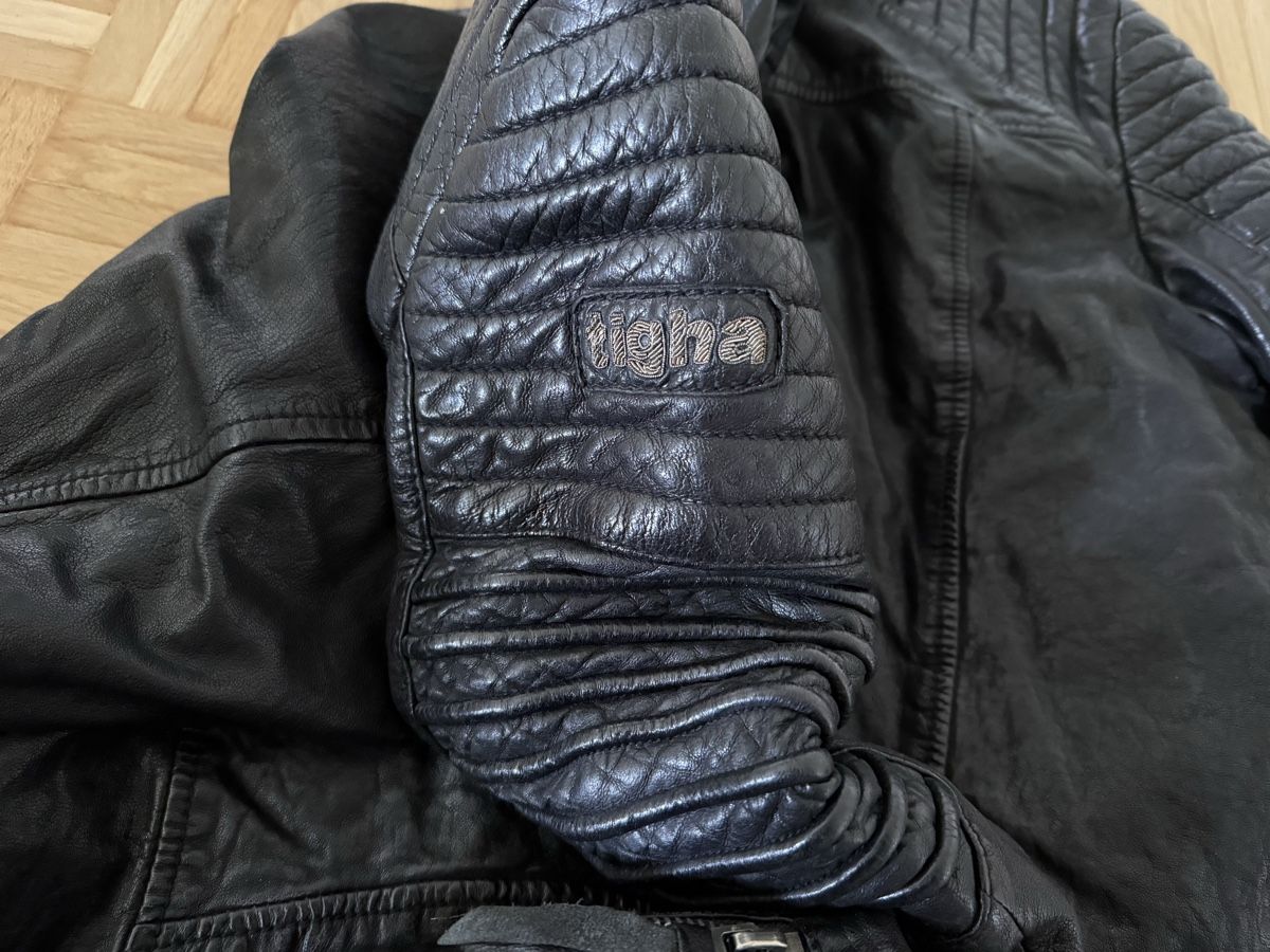 Jacken: Super schöne Tigha Echtleder Jacke Grösse L – Gebraucht aus St. Gallen von Youneverwalkalone 2