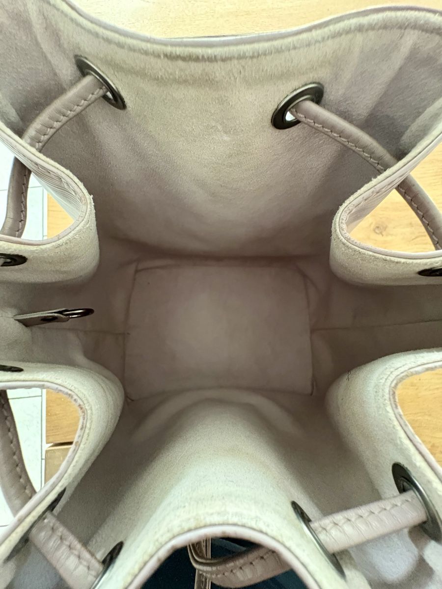 Louis Vuitton Borse da donna: Louis Vuitton Epi Lilac Beuteltasche – Usato da Zufikon venduto da Pustablume 3