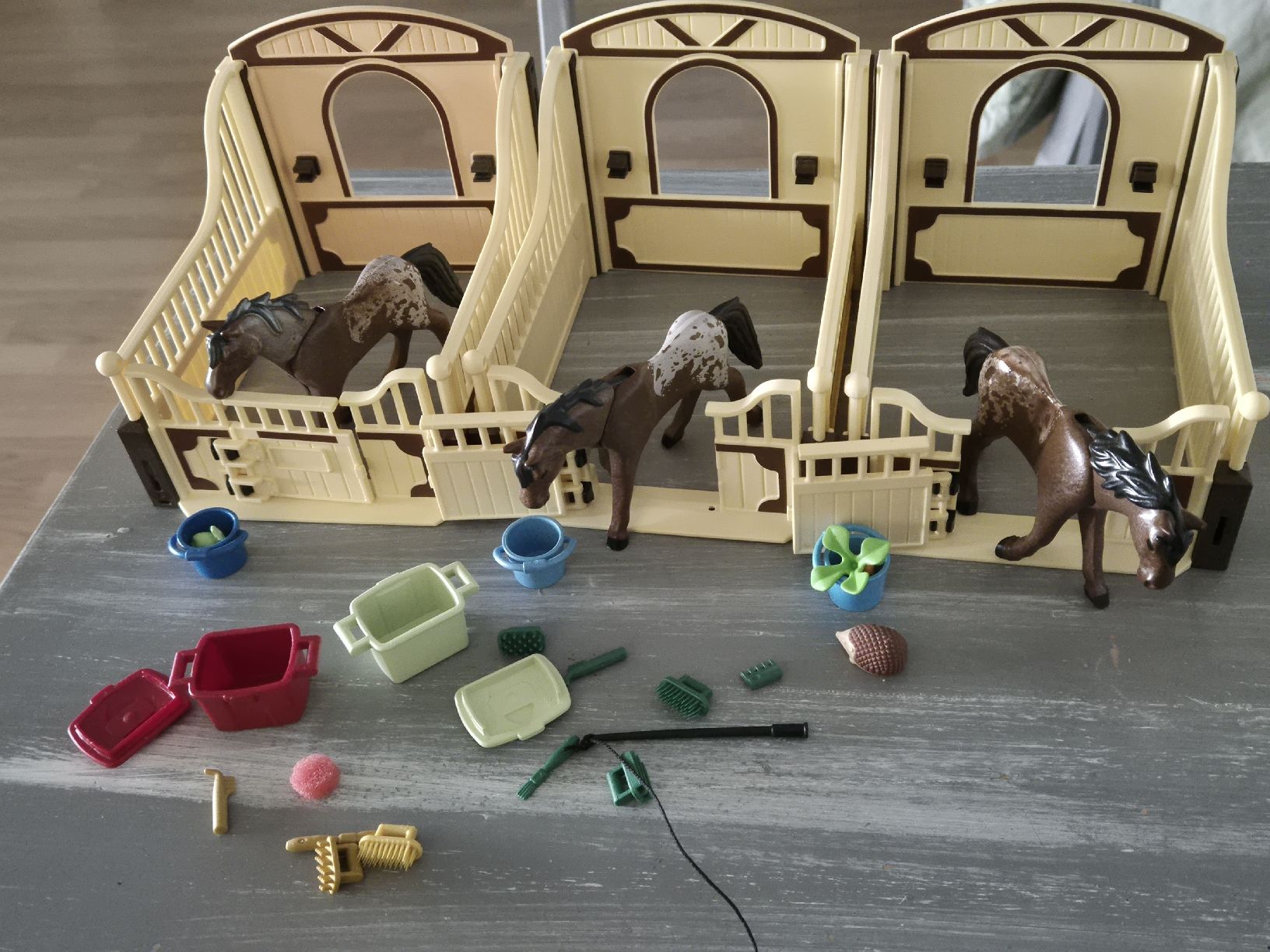 Playmobil Giocattoli: Pferde mit Boxen, Putzutensilien – Usato da Fahrweid venduto da Fischwasser6