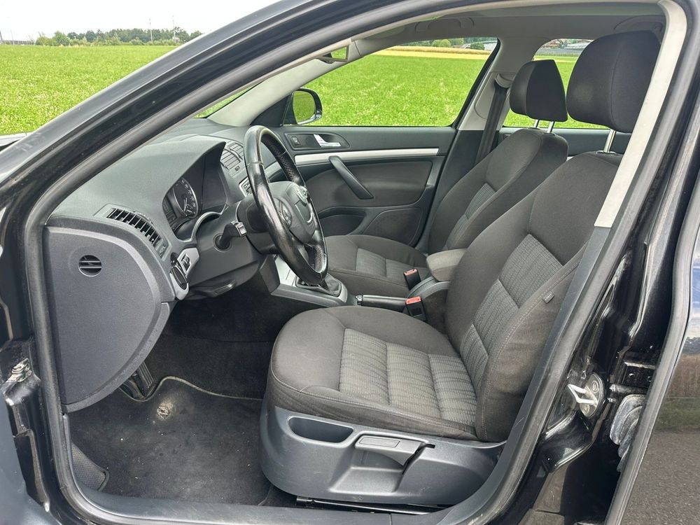 Skoda Automobili: SKODA Octavia Combi 1.8 TSI Elegance 4x4 – Usato da Hünenberg venduto da Auto-Klinik01 4