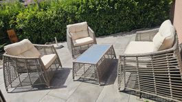 Gemütliche Gartenlounge aus Polyrattan – Guter Zustand