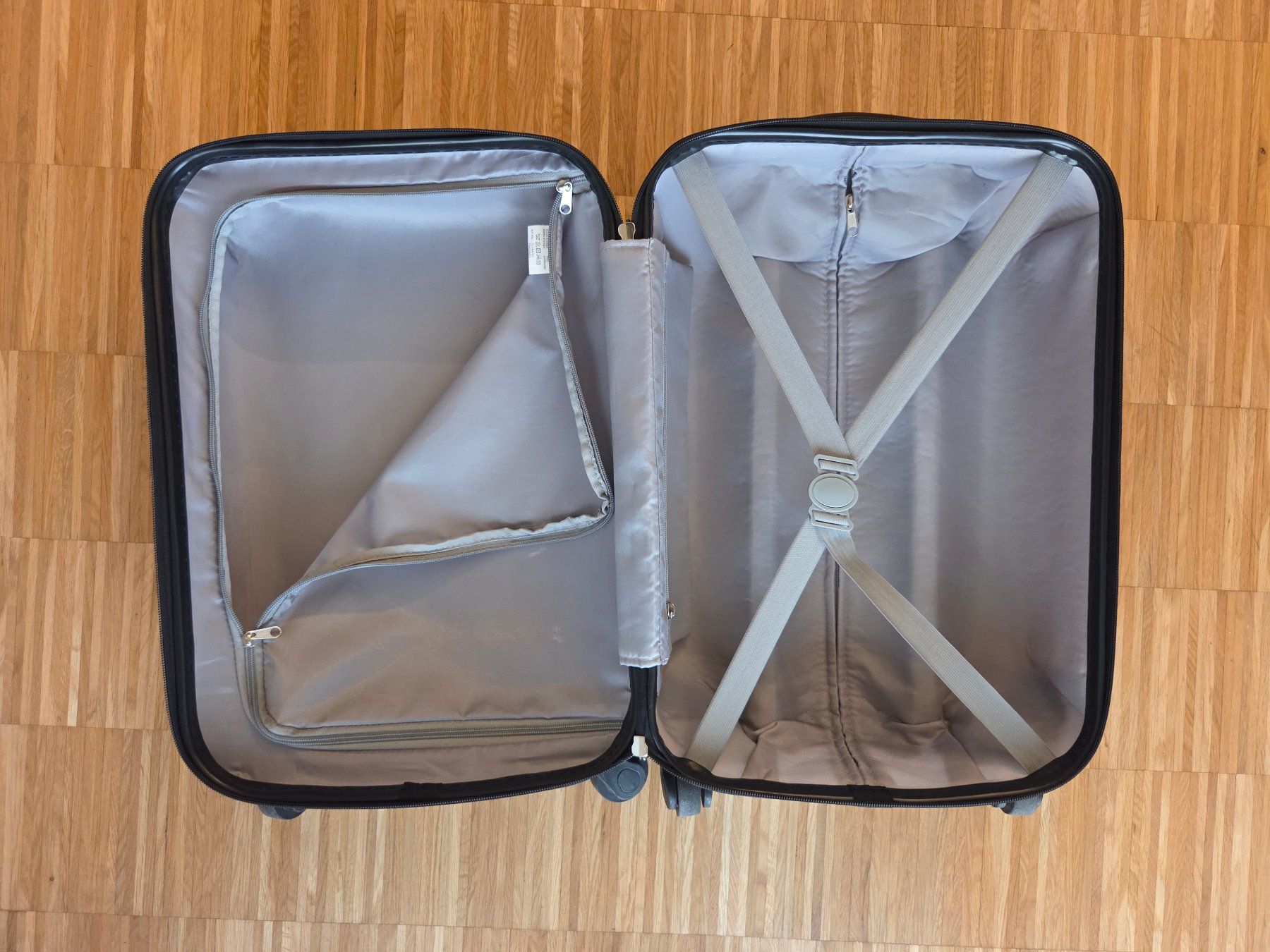 Reisekoffer: Handgepäck-Rollkoffer 53x36x24 – Gebraucht aus Aarau von san_yq22 3