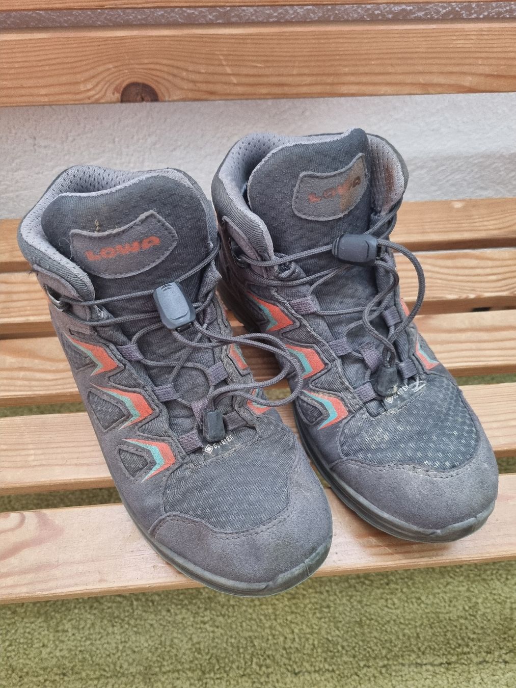 Lowa Scarpe da uomo: Lowa Innox Evo Wanderschuh 35 – Usato da Veltheim AG venduto da Ze.fa