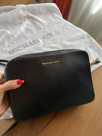 Michael Kors Tasche schwarz mit Gold Kette - Top Zustand!