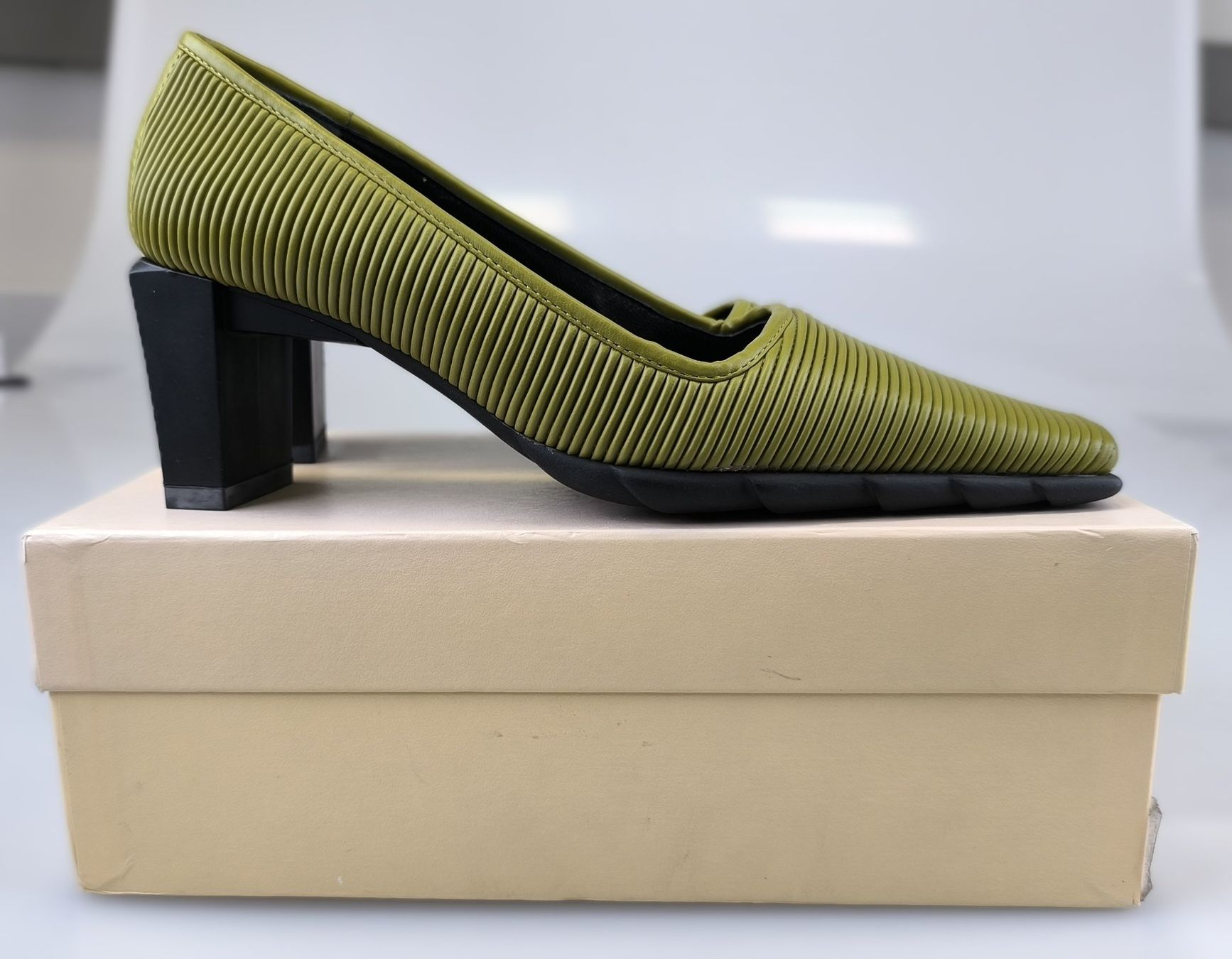 Scarpe da donna: VICINI - Damen Pumse Grösse 36 – Nuovo e nell'imballaggio originale da Rüti ZH venduto da Restwert_Rueti_ZH 2