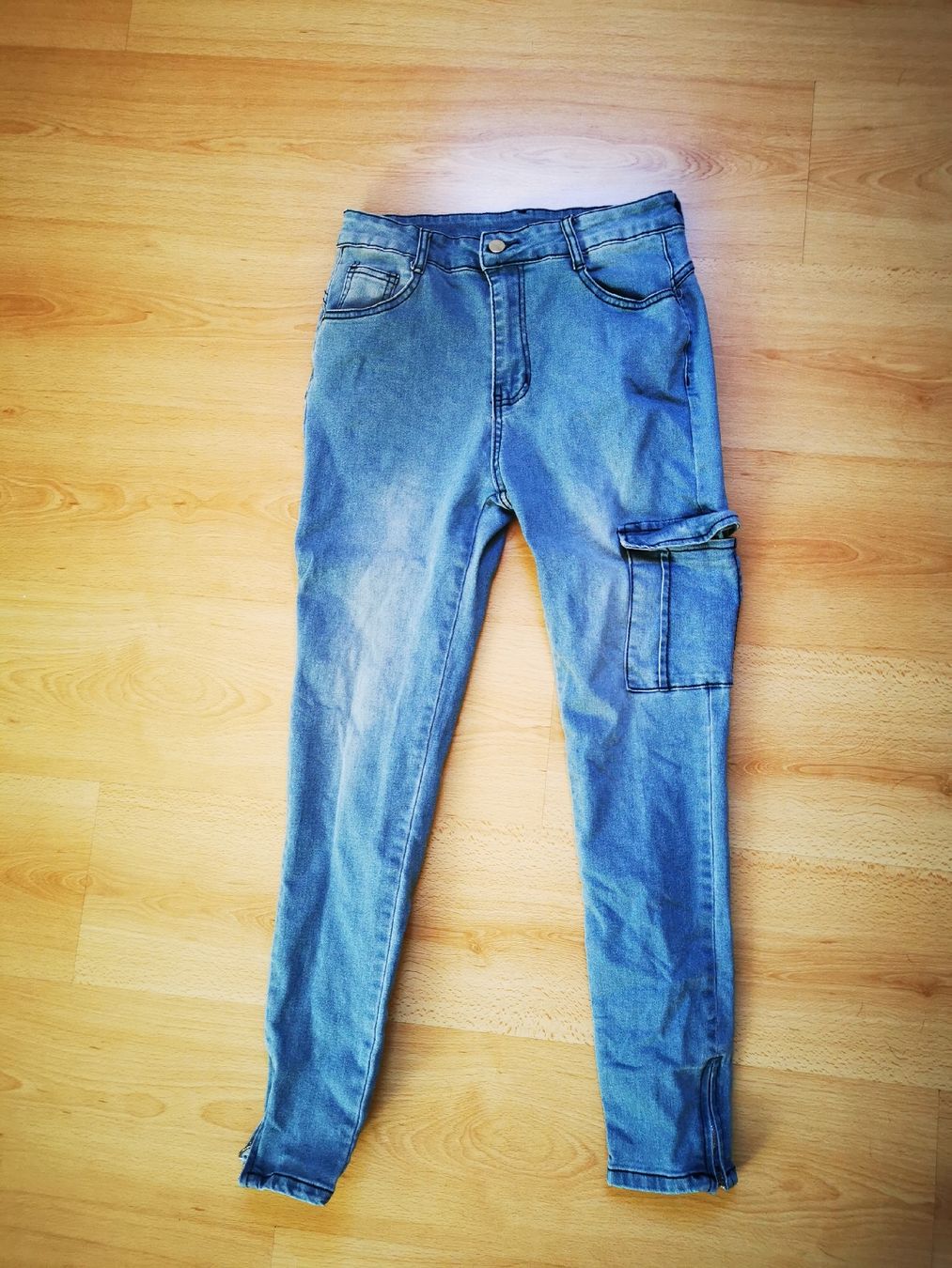 Jeans: Jeans Hose hellblau, Gr. M, – D'occasion à Balsthal par Leila_Luna