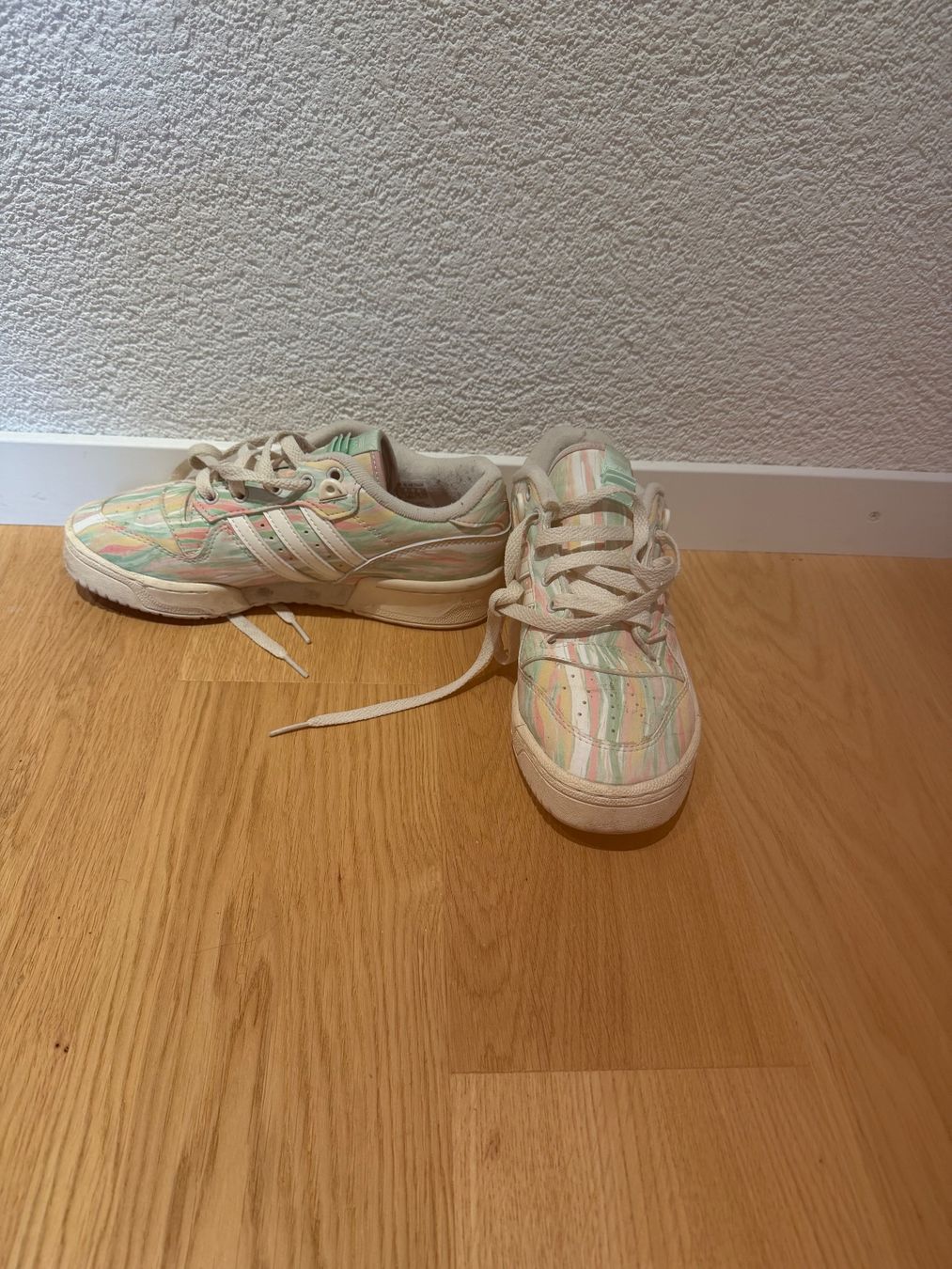 Adidas Chaussures hommes: Adidas Superstar – D'occasion à Bern par Sandhya1