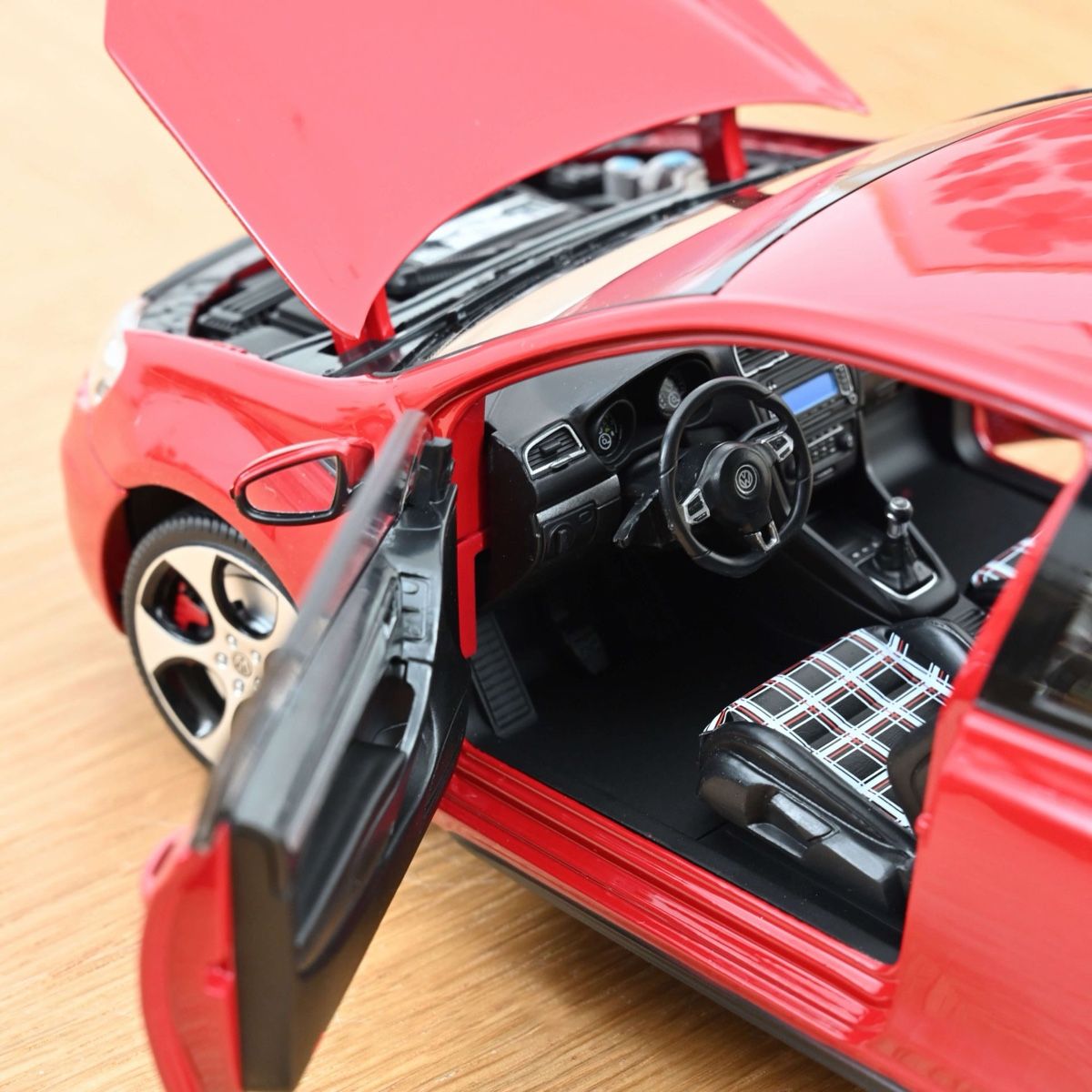 Norev Modellini d'auto: 1:18 VW Golf 6 GTI Norev – Nuovo e nell'imballaggio originale da Baar venduto da Cai 3