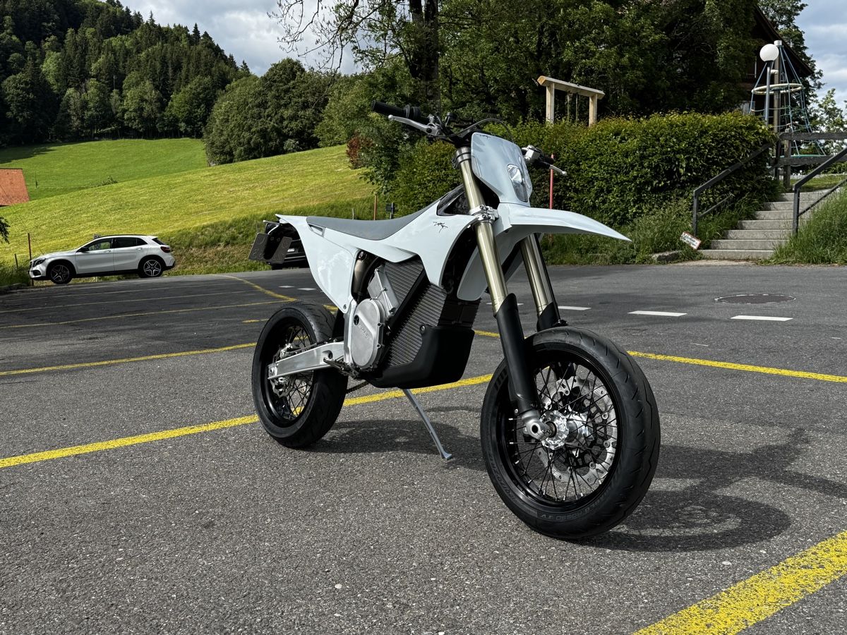 Stark Future Strada: Stark Varg SM 2026 – Usato da Feusisberg venduto da Cineflex 2