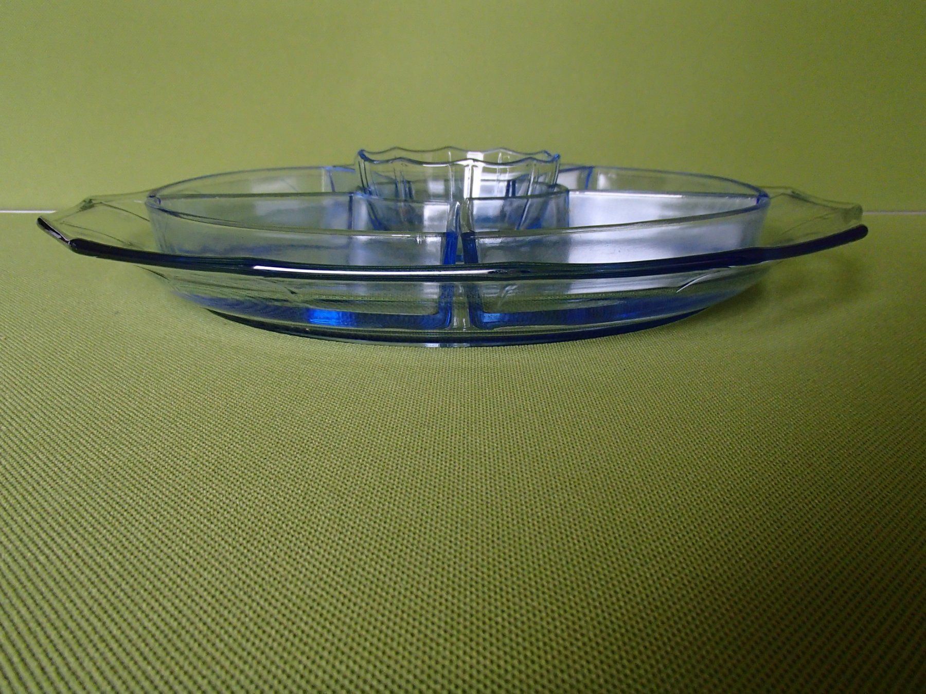 Piatti di portata: 6 teilige hellblaue Art Deco Glas Aperoplatte – Usato da Schöfflisdorf venduto da pullux 2