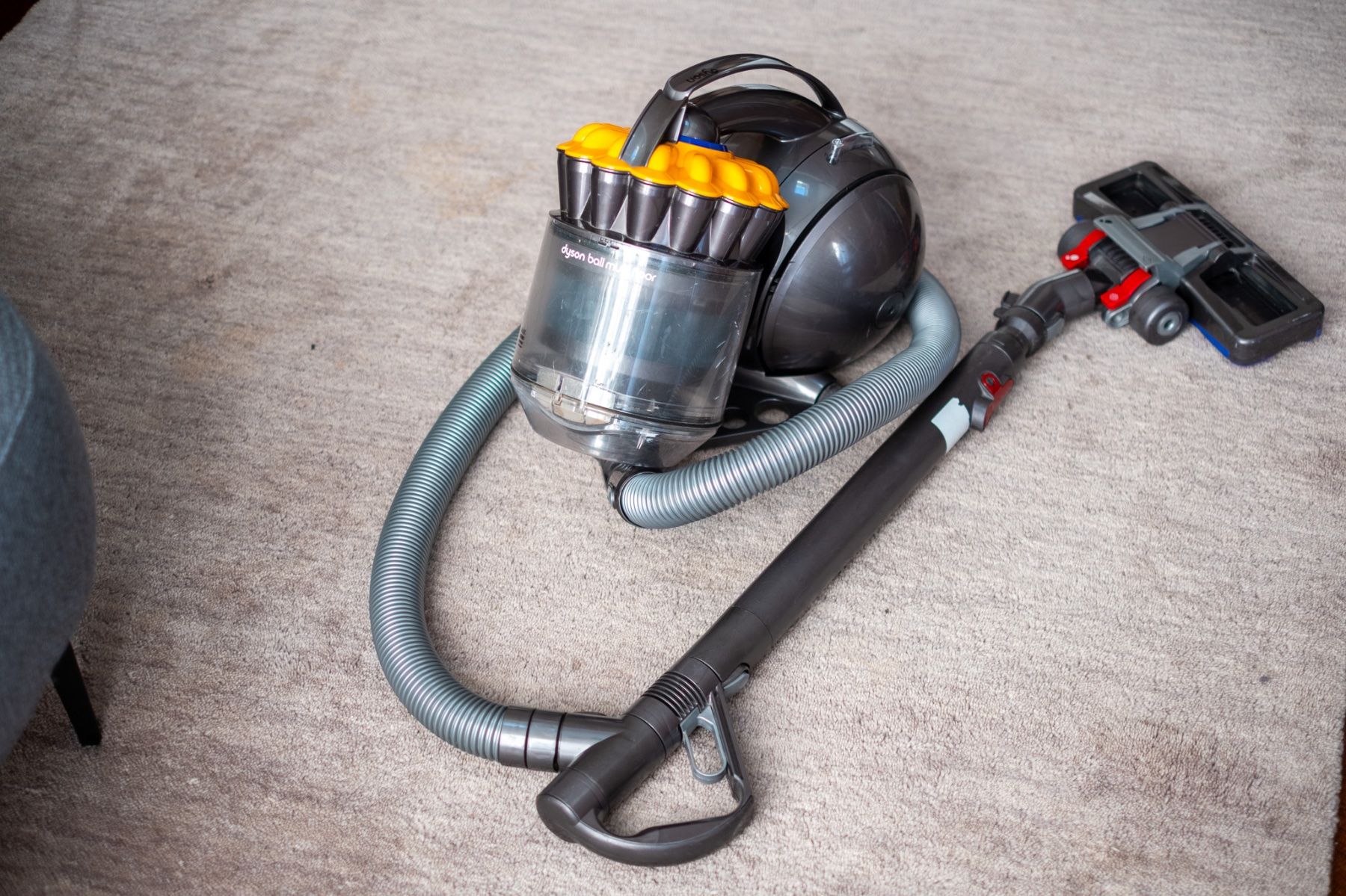 Dyson Aspirapolveri & Accessori: Staubsauger Dyson Ball Multi Floor grau – Usato da Basel venduto da Richardo_Basler 1