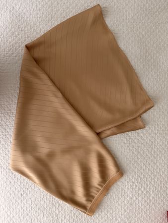 Jupe satinée DKNY champagne, taille L