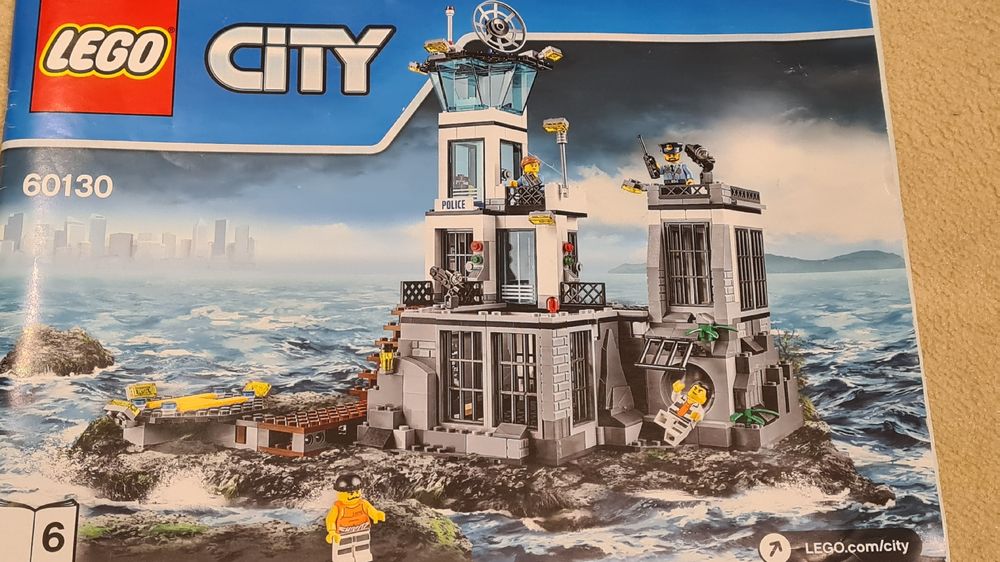 LEGO City Polizei Gefängnis Insel 60130 (Gebraucht) in Gunzwil für