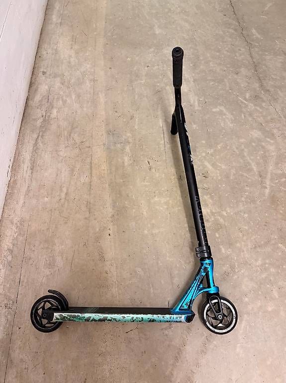 Kickboard: Blunt Prodigy Series 8 Scooter  – Usato da Kreuzlingen venduto da kat_v8rj 3