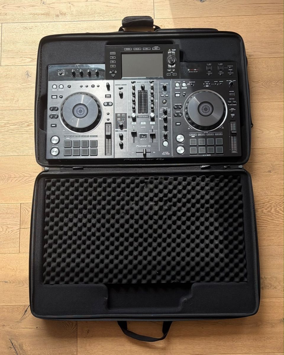 Pioneer Console di mixaggio: Pioneer DJ XDJ-RX2 mit Case – Usato da Bellikon venduto da jeeeessssi