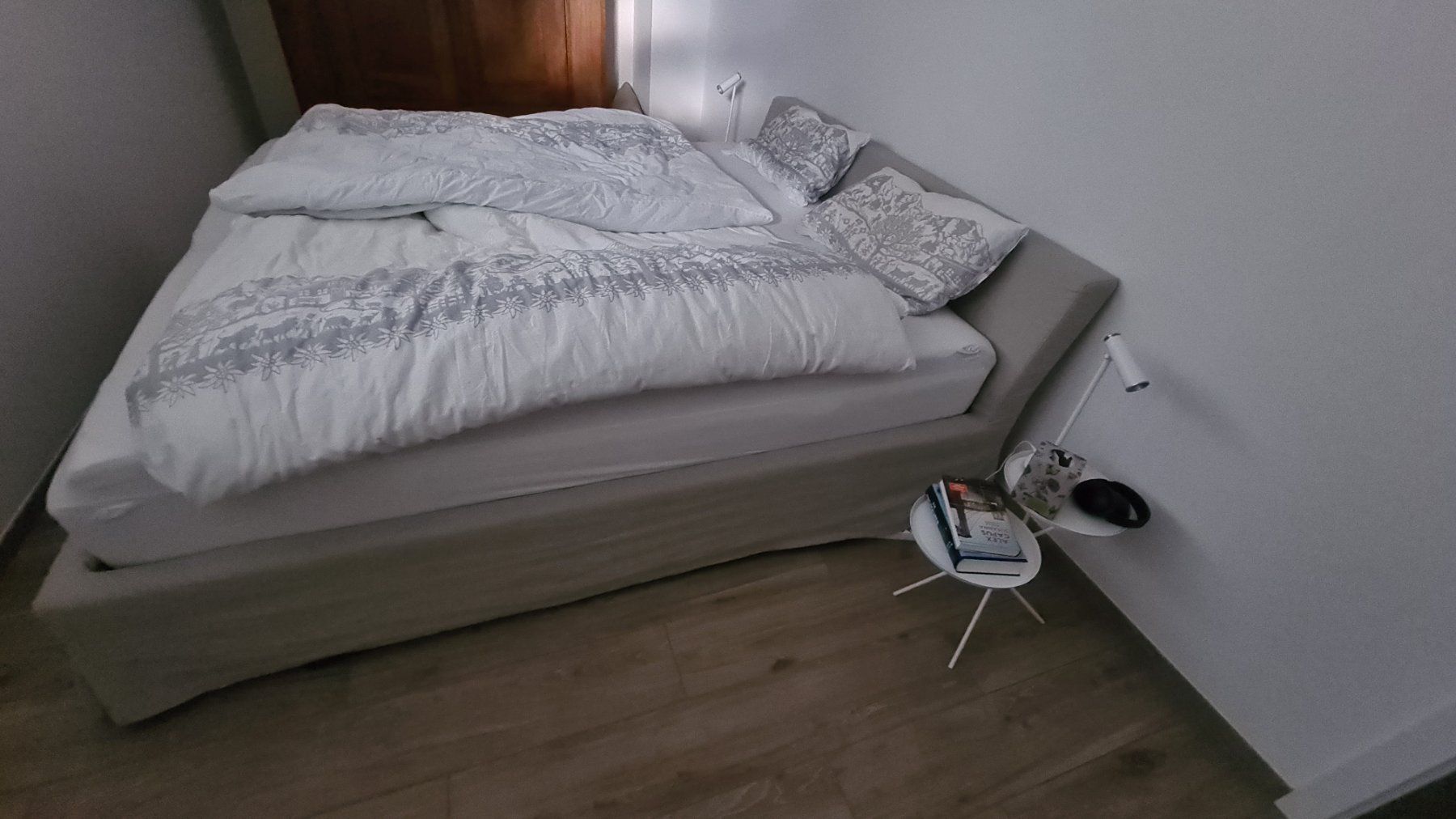 Betten: Schönes beiges Doppelbett von Mobitare – Gebraucht aus Winterthur von  2