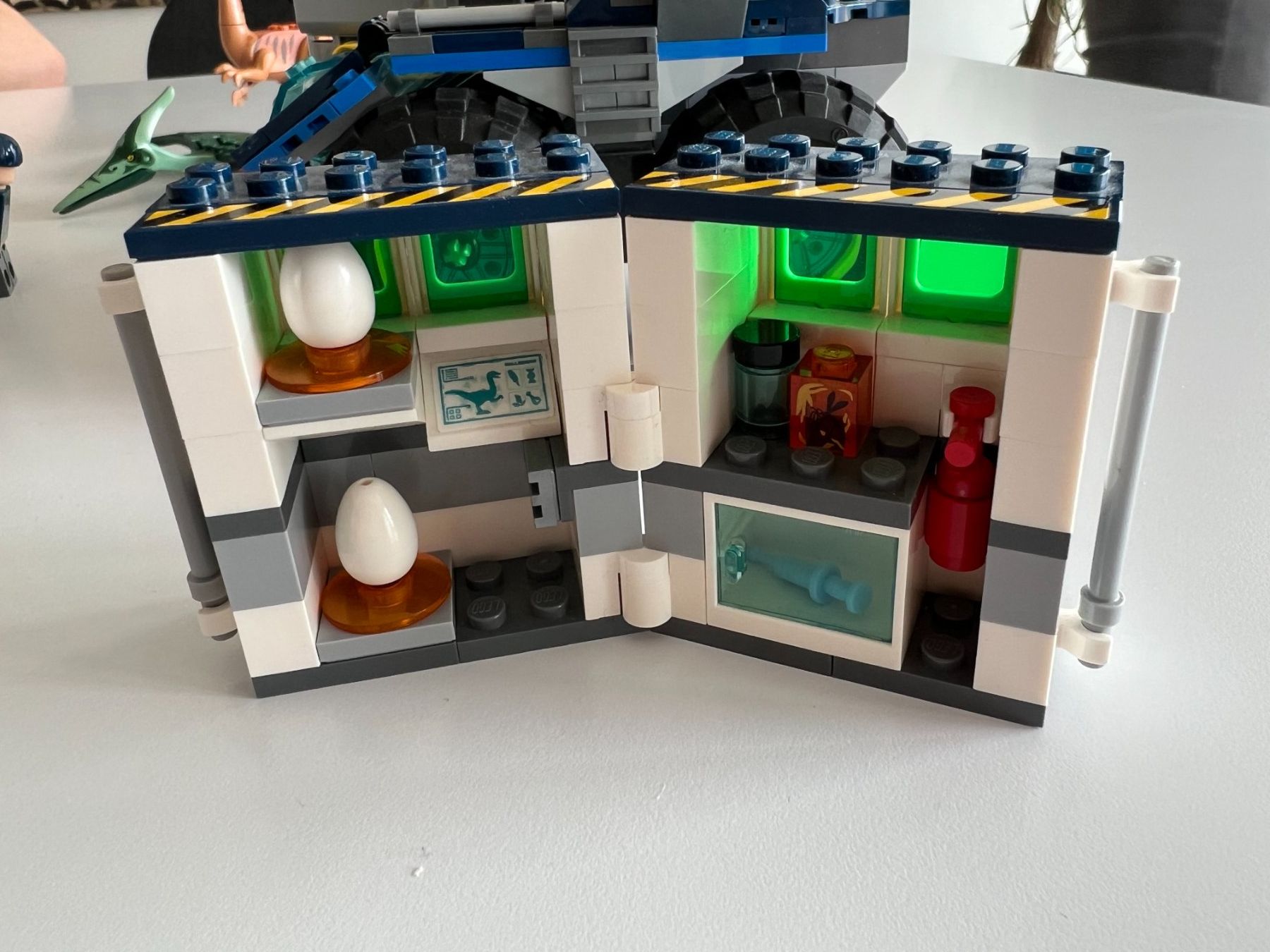 Lego Kit di costruzioni: Lego 75940 Gallimimus and Pteranodon Breakout – Usato da Solothurn venduto da limepie 4