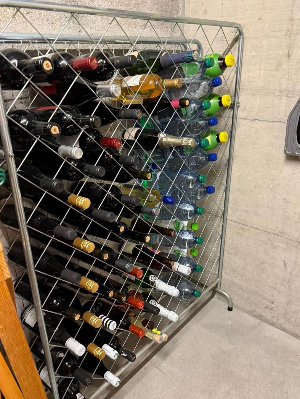 Etagères & Armoires à vins: Porte bouteille  super pratique – D'occasion à Jongny par Chams1 1