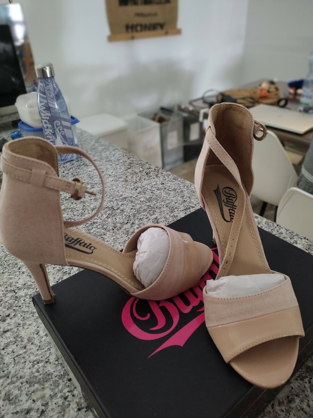 Buffalo Scarpe da donna: Wenig getragene schicke Buffallo Schuhe - Grösse 37 – Usato da Greifensee venduto da veronikas1984