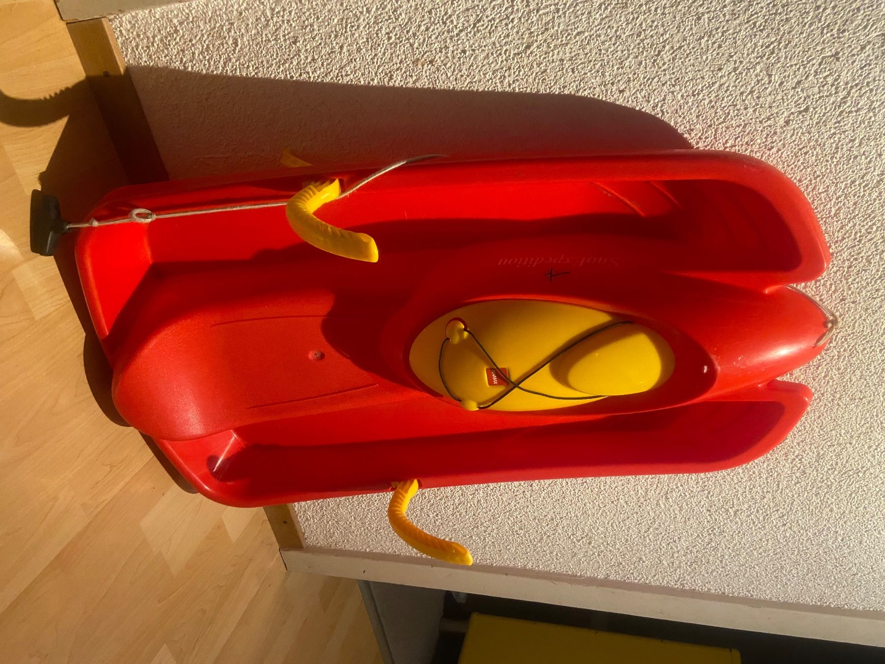 Hamax Schlitteln: roter Schneebob von Hamax – Gebraucht aus Bern von liv_7kz7 1
