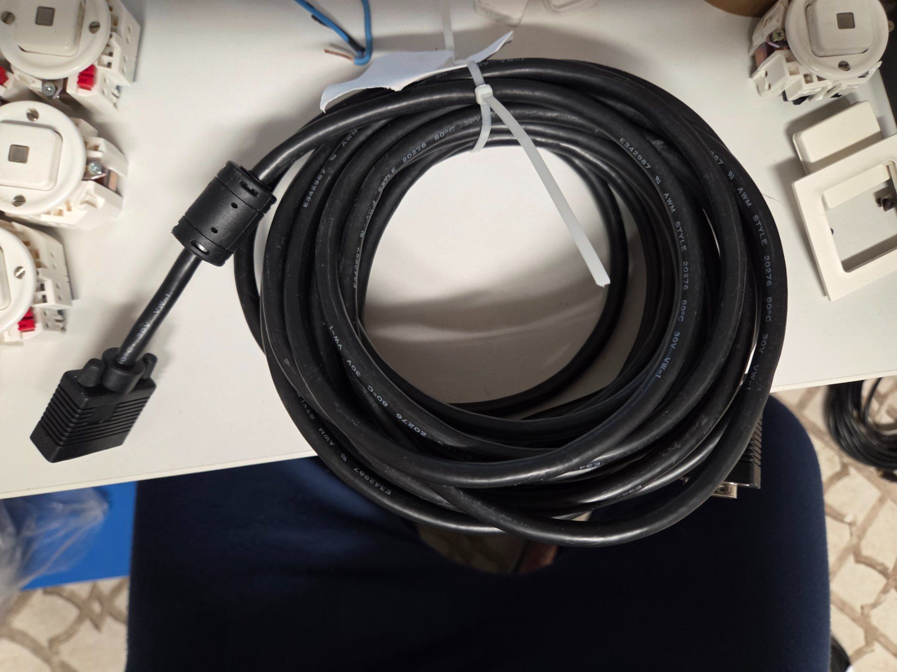 Cavi: VGA - Kabel 10m  Monitorkabel – Usato da Zürich venduto da Alibaba1234