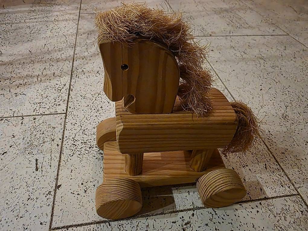 Giocattoli: Holzpferd – Usato da Bünzen venduto da Floh99 1